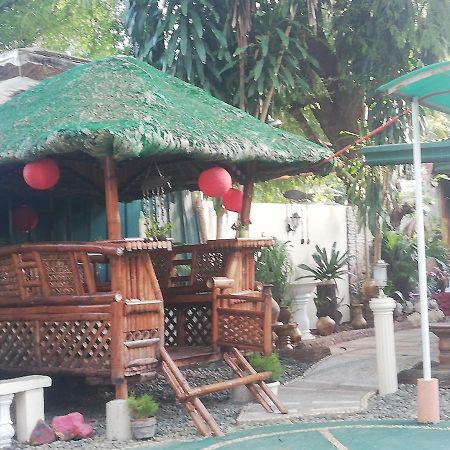 D'Lucky Garden Inn & Suites Tiniguiban Esterno foto