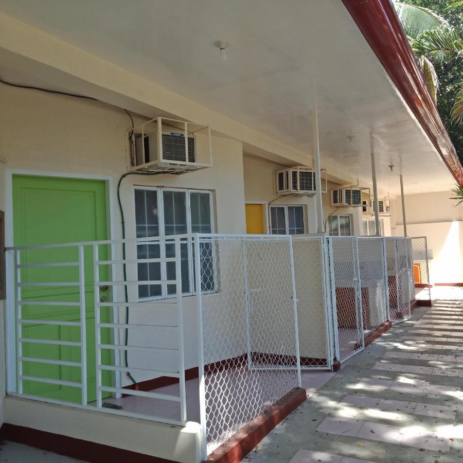 D'Lucky Garden Inn & Suites Tiniguiban Esterno foto