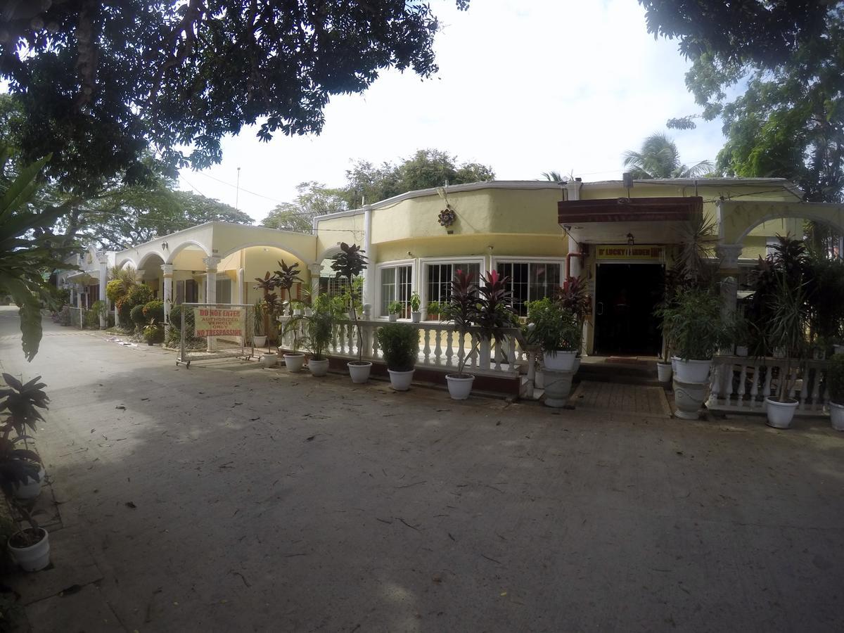 D'Lucky Garden Inn & Suites Tiniguiban Esterno foto