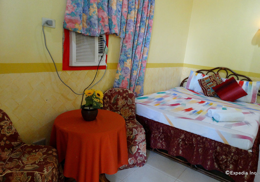 D'Lucky Garden Inn & Suites Tiniguiban Esterno foto