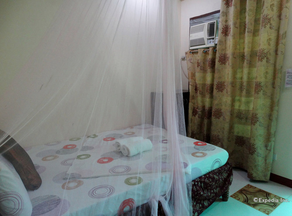 D'Lucky Garden Inn & Suites Tiniguiban Esterno foto
