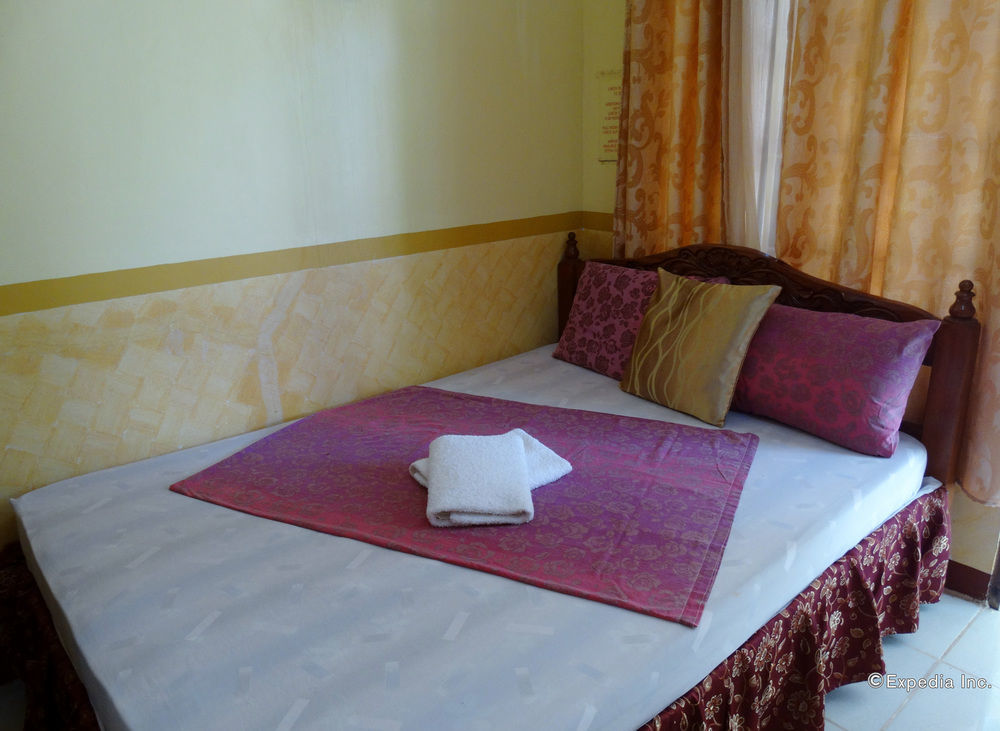 D'Lucky Garden Inn & Suites Tiniguiban Esterno foto