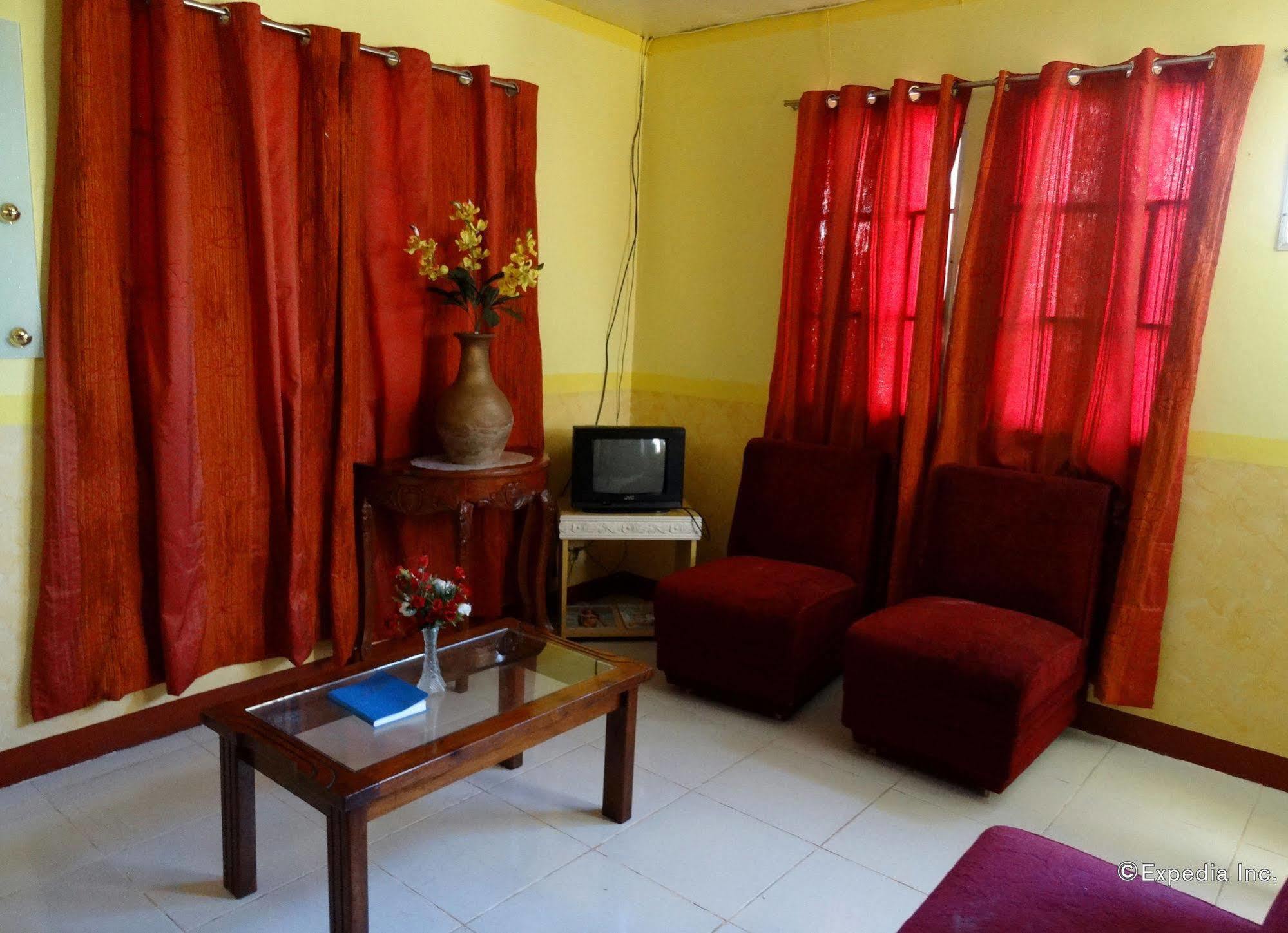D'Lucky Garden Inn & Suites Tiniguiban Esterno foto